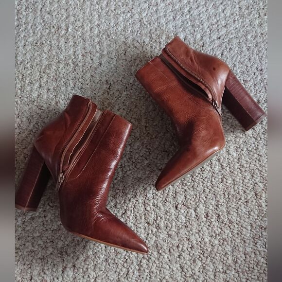 Steve Madden POUT brown leather bootie size 7M - Picture 5 of 12